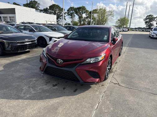2018 Toyota Camry SE