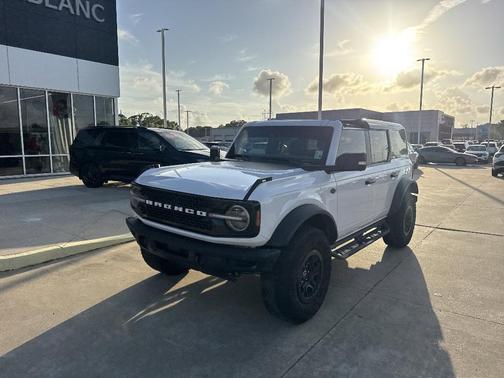 Oxford White 2024 Ford Bronco Wildtrak