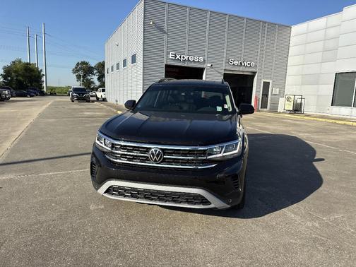 2022 Volkswagen Atlas 2.0T SE w/Technology