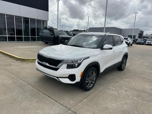 Snow White Pearl 2022 Kia Seltos S