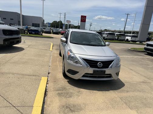 2018 Nissan Versa 1.6 S+