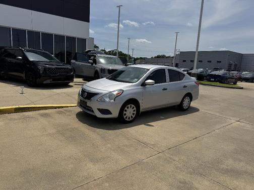 2018 Nissan Versa 1.6 S+