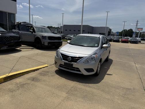 2018 Nissan Versa 1.6 S+