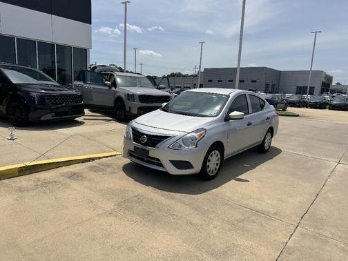 2018 Nissan Versa 1.6 S+