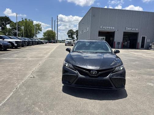 Midnight Black Metallic 2022 Toyota Camry SE