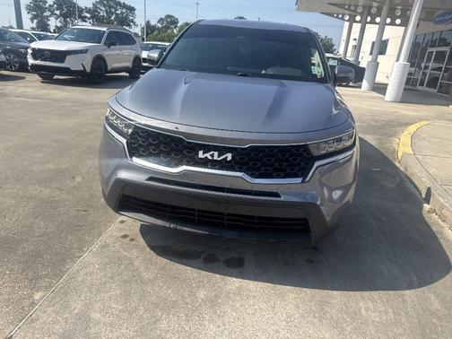 2022 Kia Sorento LX