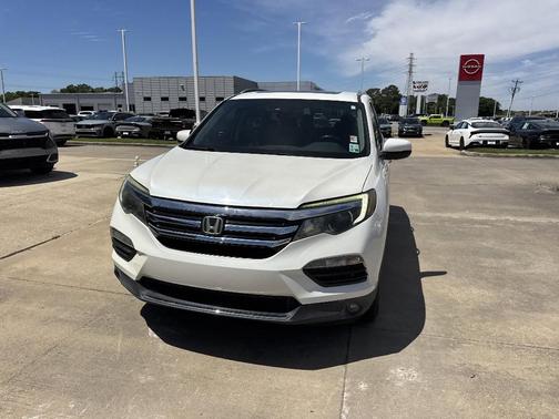 White Diamond Pearl 2017 Honda Pilot Elite