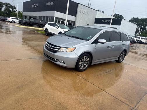 Lunar Silver Metallic 2016 Honda Odyssey Touring Elite