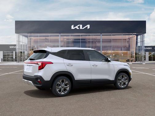 Snow White Pearl 2026 Kia Seltos LX
