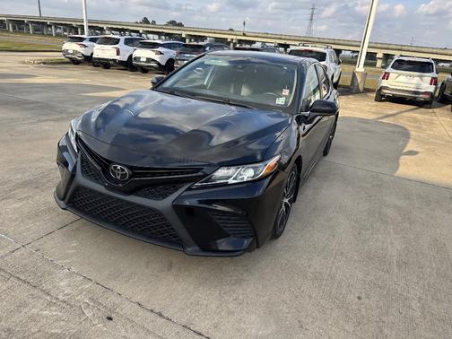 2020 Toyota Camry SE Nightshade