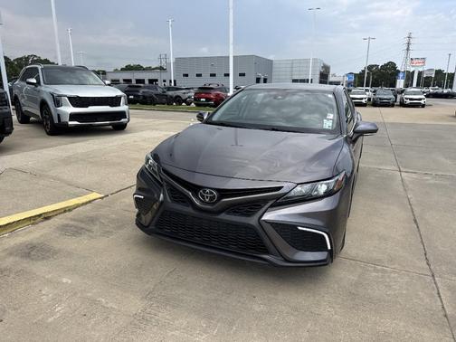 Predawn Gray Mica 2023 Toyota Camry SE