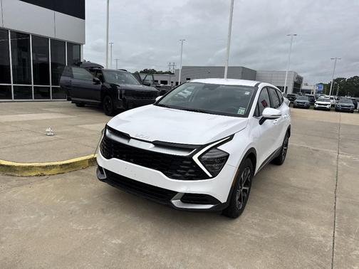 Glacial White Pearl 2024 Kia Sportage EX