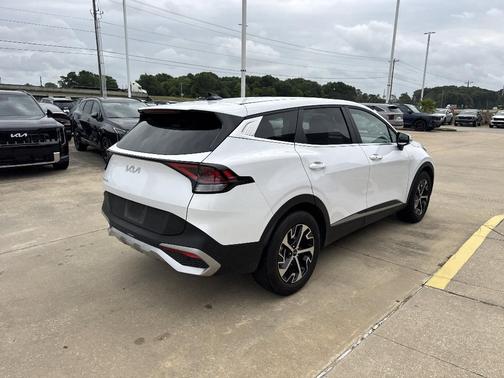 Glacial White Pearl 2024 Kia Sportage EX