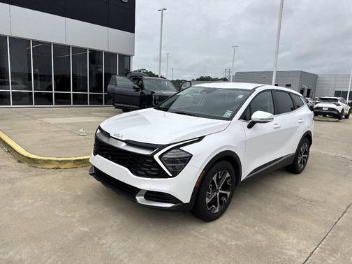 Glacial White Pearl 2024 Kia Sportage EX