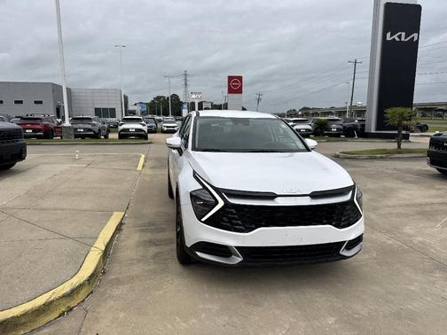 Glacial White Pearl 2024 Kia Sportage EX