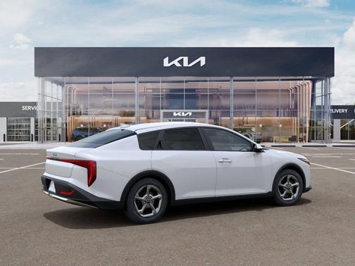 Snow White Pearl 2026 Kia K4 LXS