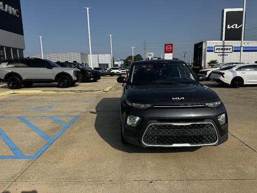 Gravity Gray 2022 Kia Soul LX