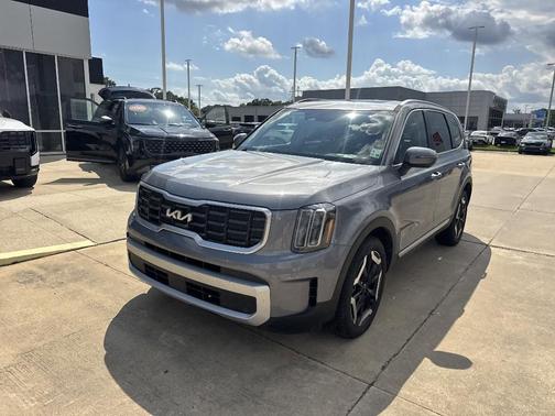 Everlasting Silver 2025 Kia Telluride S