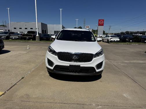 Snow White Pearl 2017 Kia Sorento LX