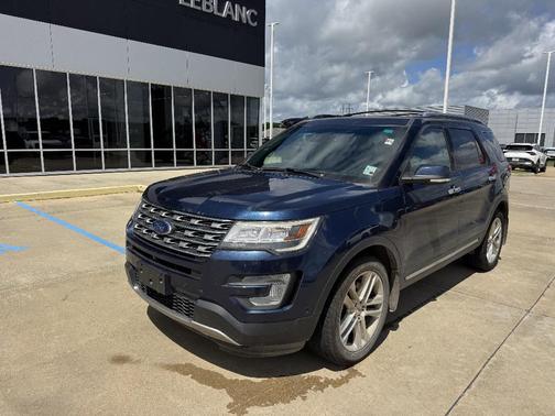 Blue 2017 Ford Explorer Limited
