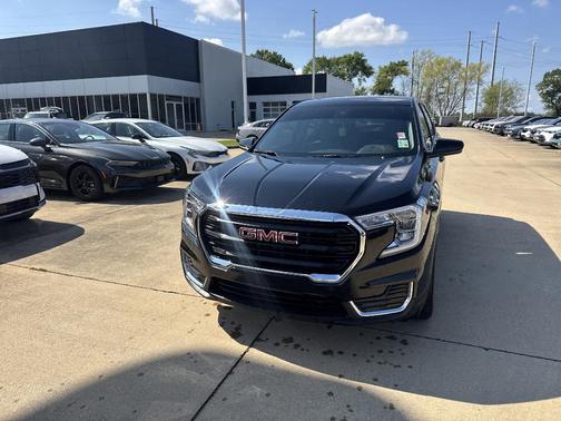 Ebony Twilight Metallic 2024 GMC Terrain SLE