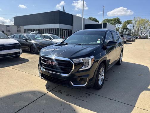 Ebony Twilight Metallic 2024 GMC Terrain SLE