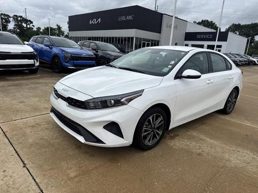 Snow White Pearl 2024 Kia Forte LXS