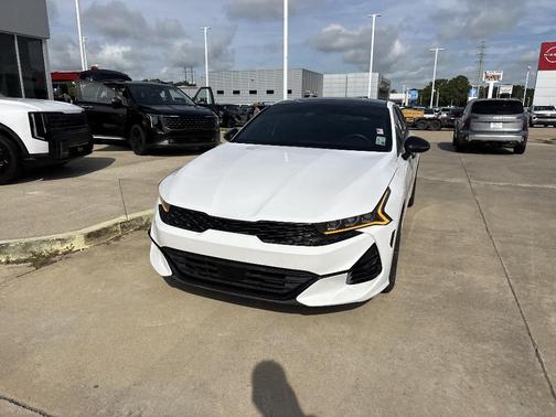 Glacial White Pearl 2024 Kia K5 GT-Line