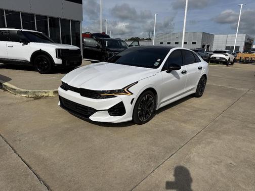 Glacial White Pearl 2024 Kia K5 GT-Line