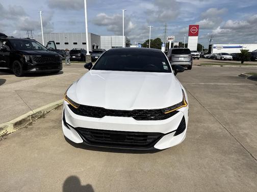 Glacial White Pearl 2024 Kia K5 GT-Line