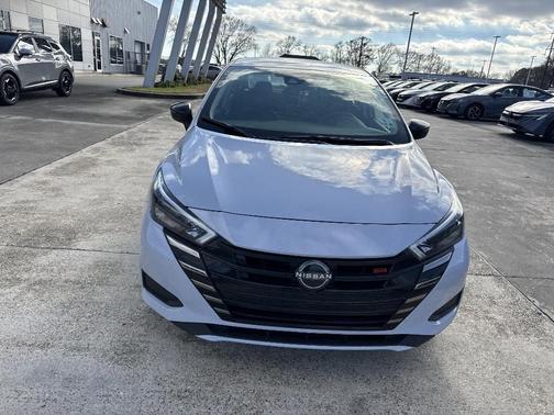 2023 Nissan Versa 1.6 SR