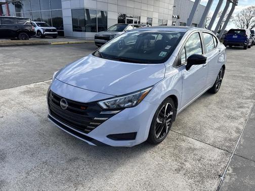 2023 Nissan Versa 1.6 SR