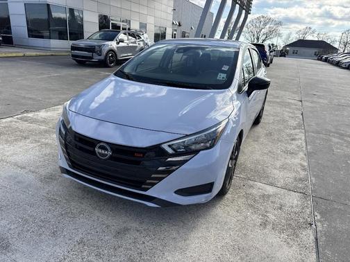 2023 Nissan Versa 1.6 SR