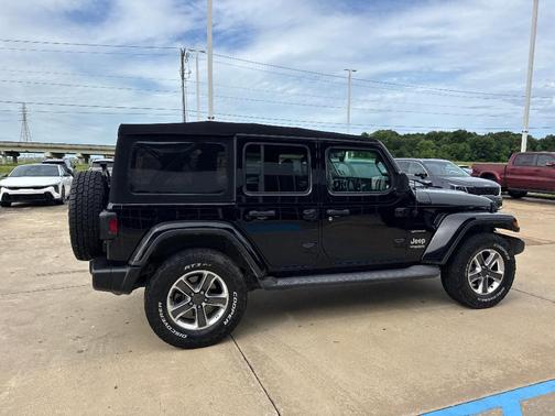Black Clearcoat 2021 Jeep Wrangler Unlimited Sahara