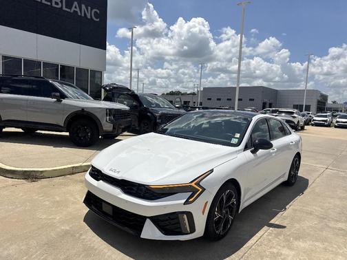 Snow White Pearl 2025 Kia K5 GT-Line