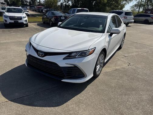 2022 Toyota Camry LE