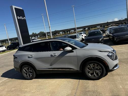 Wolf Gray 2024 Kia Sportage SX