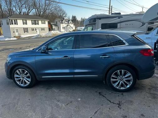 Blue 2018 Lincoln MKX Reserve