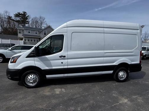 2022 Ford Transit-250 Base