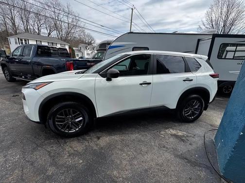 White 2023 Nissan Rogue S