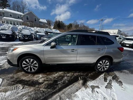 Gold 2017 Subaru Outback 2.5i Limited