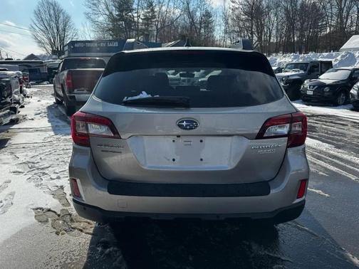 Gold 2017 Subaru Outback 2.5i Limited