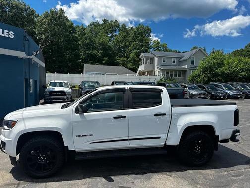 White 2020 Chevrolet Colorado LT