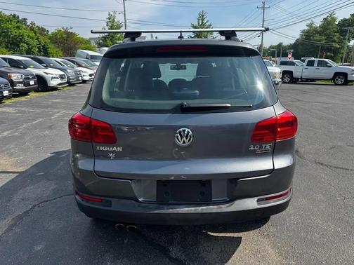 Gray 2016 Volkswagen Tiguan S