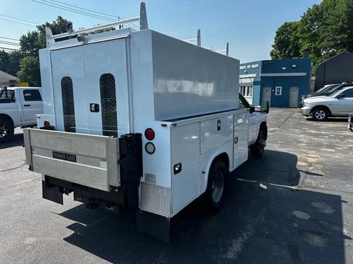 White 2009 Chevrolet Silverado 3500 H/D