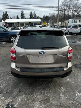 Gold 2015 Subaru Forester 2.5i Limited