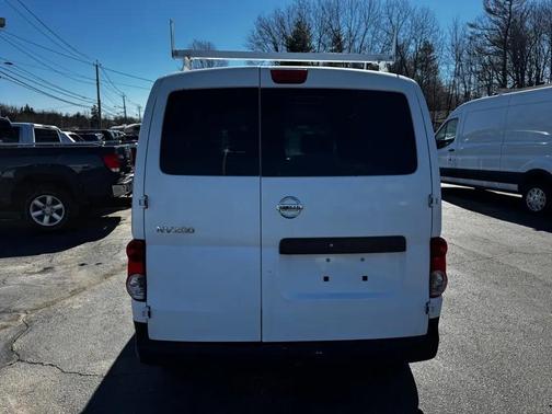White 2017 Nissan NV200 S