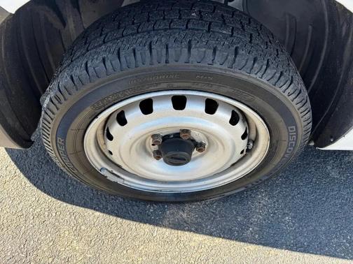 White 2017 Nissan NV200 S