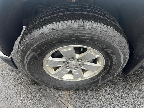 White 2016 GMC Canyon Base