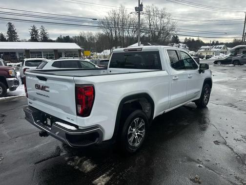 White 2019 GMC Sierra 1500 SLE